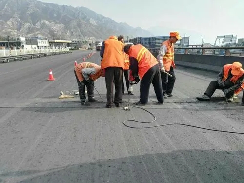 鼓楼道路桥梁病害治理